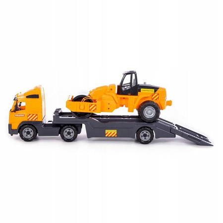 Pojazd Volvo samochód holownik z walcem WADER