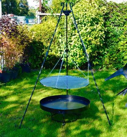 GRILL OGRODOWY 60 cm - TRÓJNÓG Z PALENISKIEM