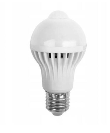 ŻARÓWKA 12W Z CZUJNIKIEM RUCHU I ZMIERZCHU E27